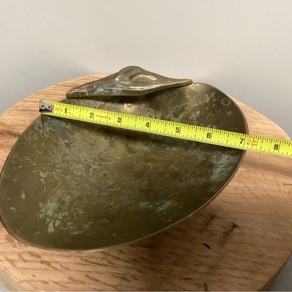 🟡 Vintage Heavy Brass Seashell Designed Ashtray - Candy Dish - Jewelry Display - Picture 15 of 16